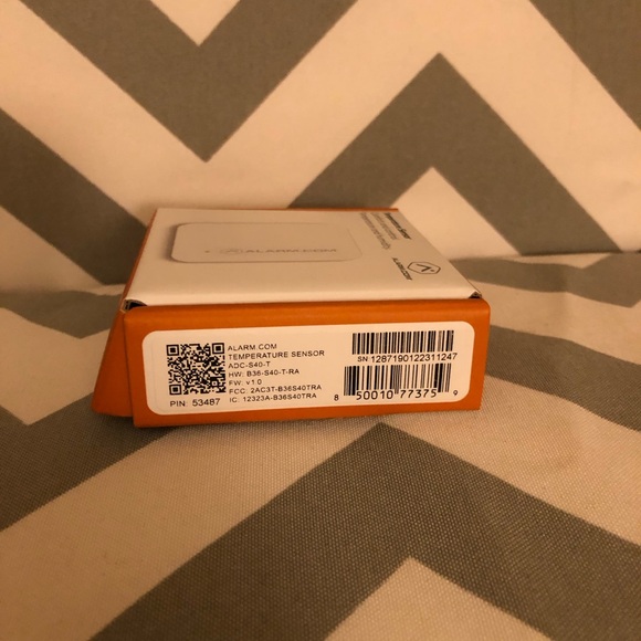 Temperature & Humidity Sensor - Picture 4 of 8